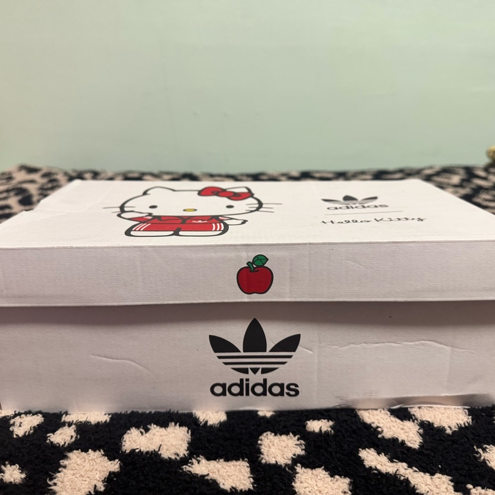 Adidas Women's White and Black Sneakers with Red Detail - Picture 8 of 10